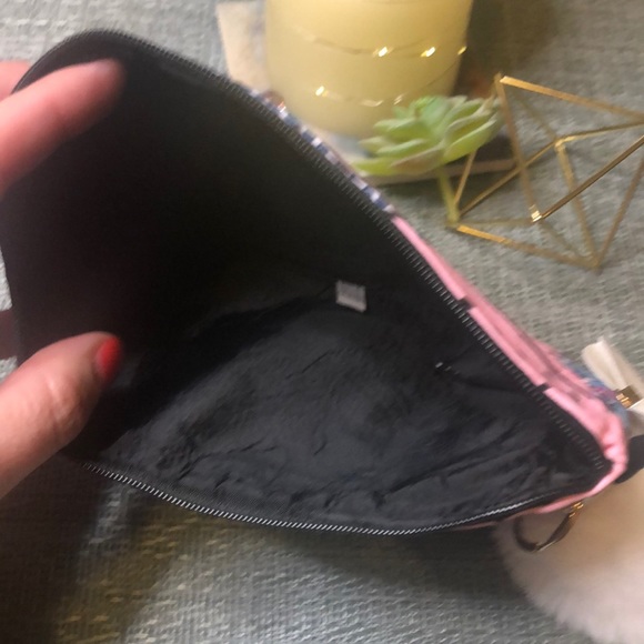 #84p💕👛NWOT Swarovski Crystal Bag & White Pom Pom Keychain 👛💕*one of a kind* - Picture 9 of 16